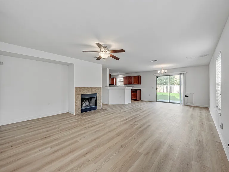 9012 Edmundsbury Dr — Photo 6