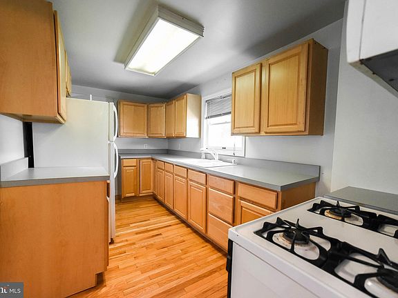 5th image of 22266 Saint Clements Ave
