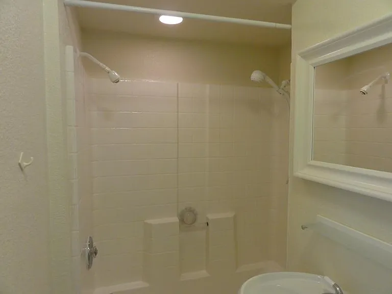 550 Hillcrest Way — Photo 8
