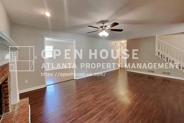 4 bed, 2.5 bath, 1924 sqft, $2,100 — Photo 3