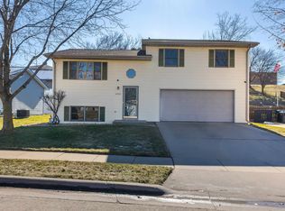 4958 Northrange Ct, Dubuque, IA 52002