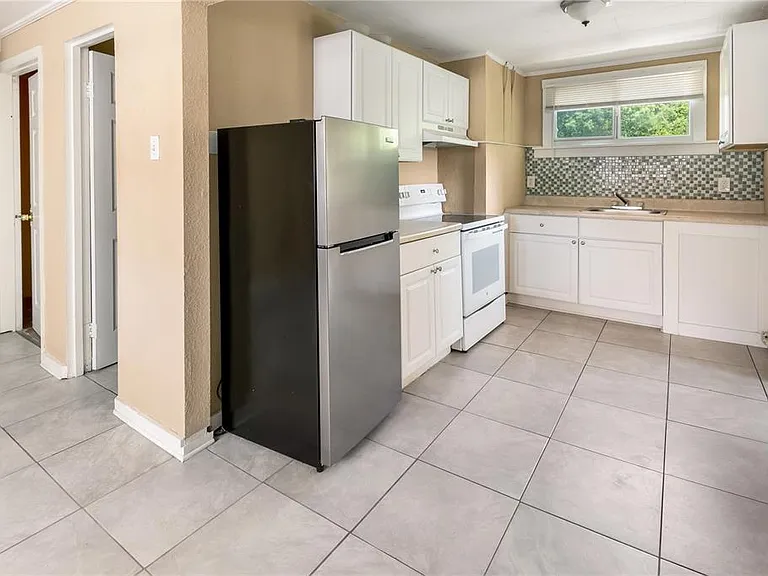 418 E Amelia Ave #C — Photo 10