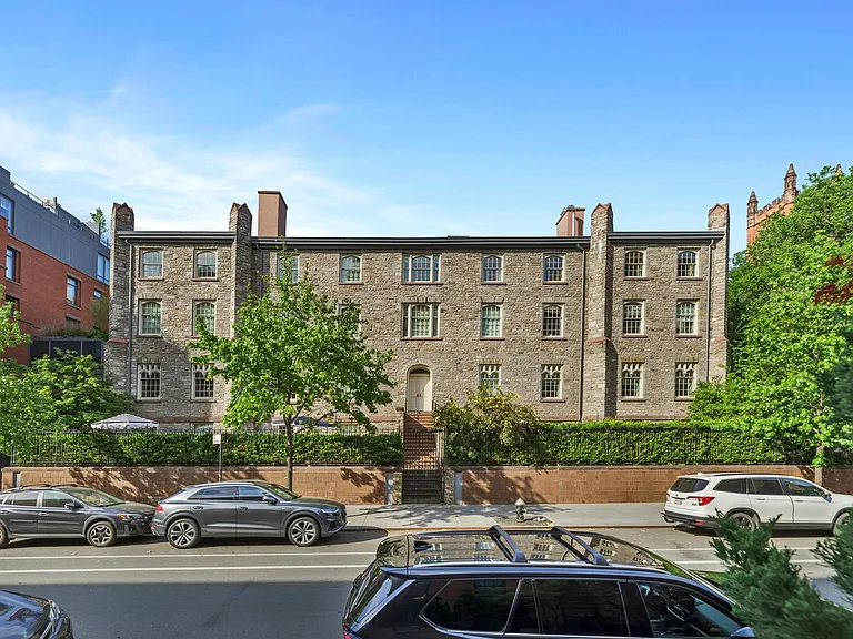 440 W 20th St #2 — Photo 22