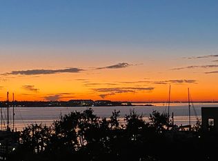 330 Concord St APT 4B, Charleston, SC 29401