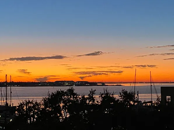 330 Concord St APT 4B, Charleston, SC 29401