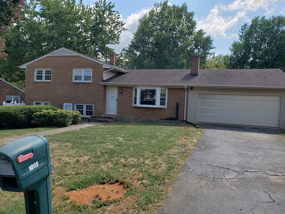 1803 Bridle Ln