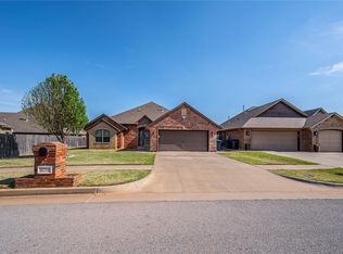 11716 SW 21st St, Yukon, OK 73099