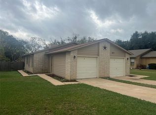 807 Lloyd Ln APT A, Elgin, TX 78621