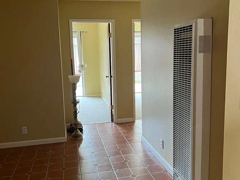 256 Watson St — Photo 6