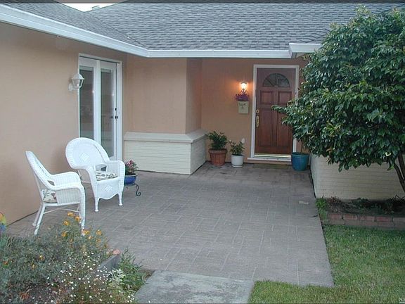 3rd image of 20 Richardson Dr