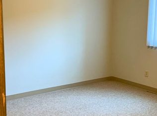 Smart Renting: All-Inclusive Living + Pet Welcome in Chippewa Falls!, Chippewa Falls, WI 54729