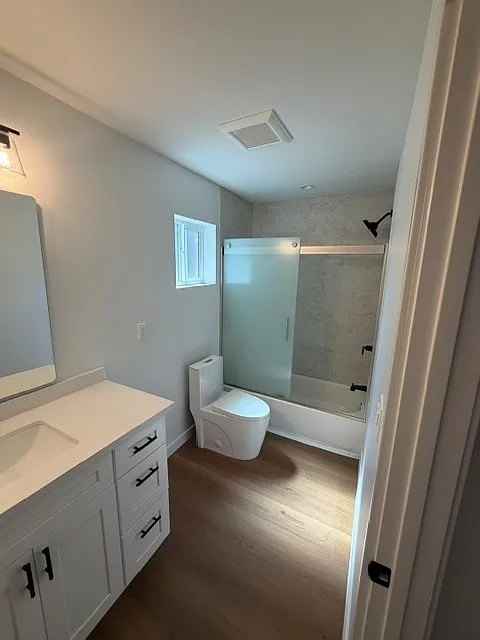 432 W 50th St — Photo 3