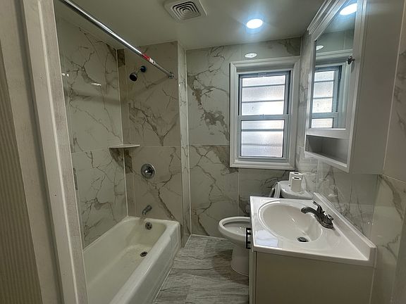 2nd image of 2426 3rd Ave #2