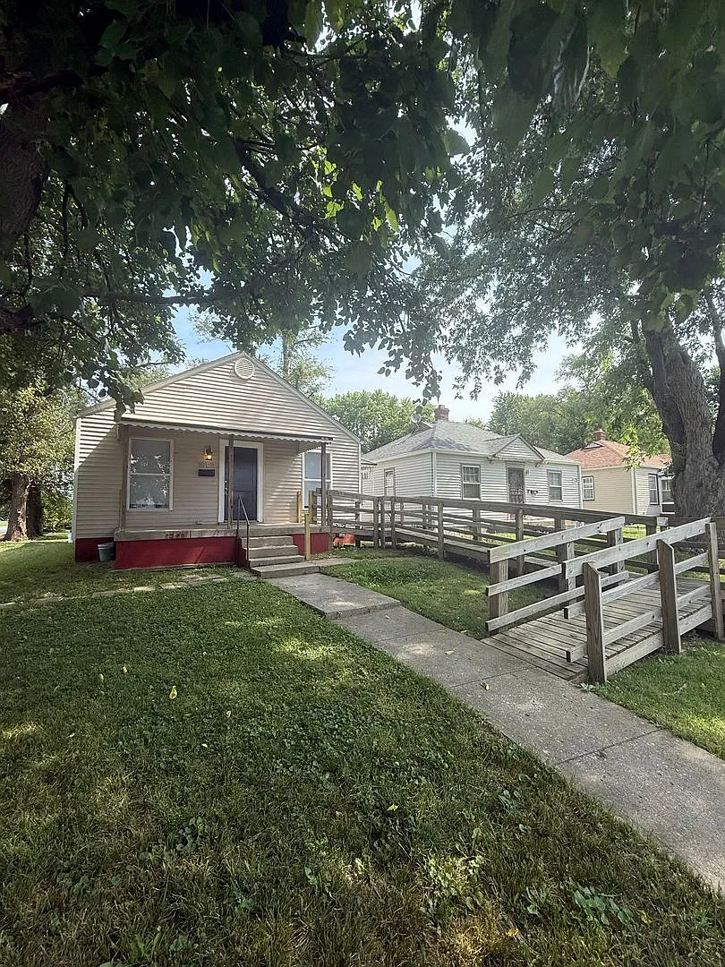 New Listing-Charming 2 Bedroom | 1 Bathroom Home with Finished Basement & Large Yard — Photo 3