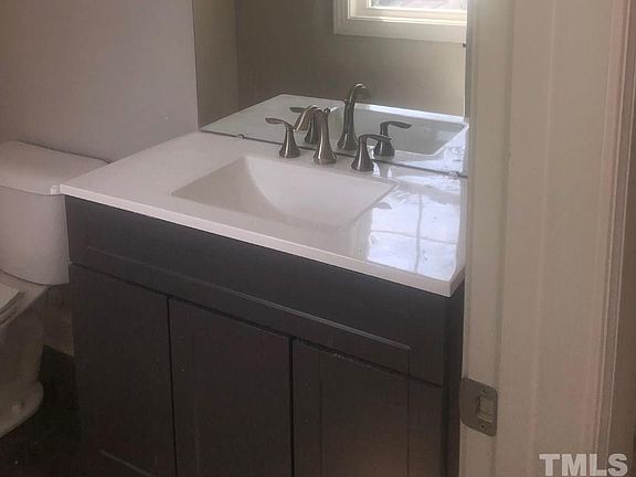 3rd image of 1703 Sassafras Hill St