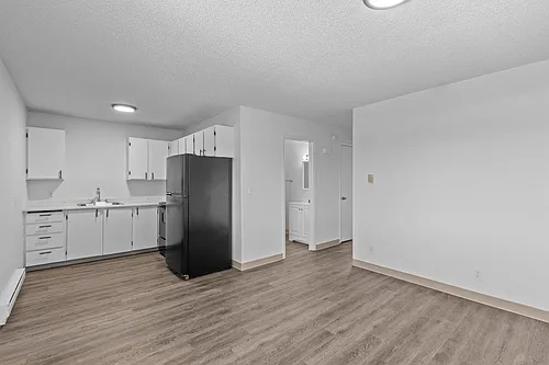 Creekside Apartments Photo 1