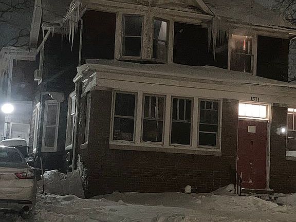 4th image of 1371 Ontario Ave