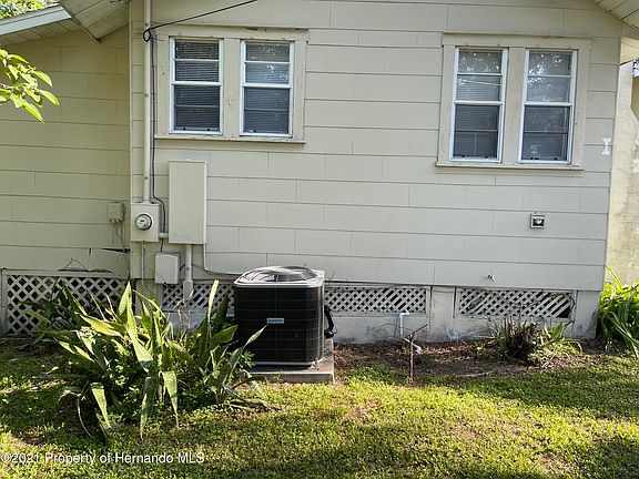 3rd image of 14437 Lawrence St