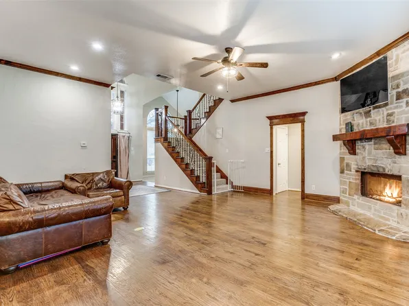 9118 Clearlake Dr, Rowlett, TX 75088