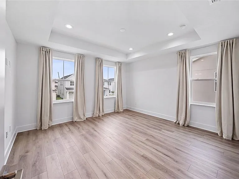 1856 Crowncrest Dr — Photo 9