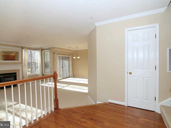 3rd image of 2331 Henshaw Pl APT 102