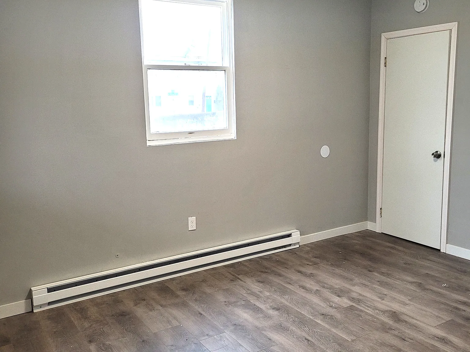2 bed, 810 sqft, $1,350 — Photo 3