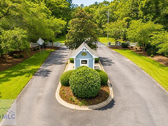 5th image of 1044 Plantation Dr