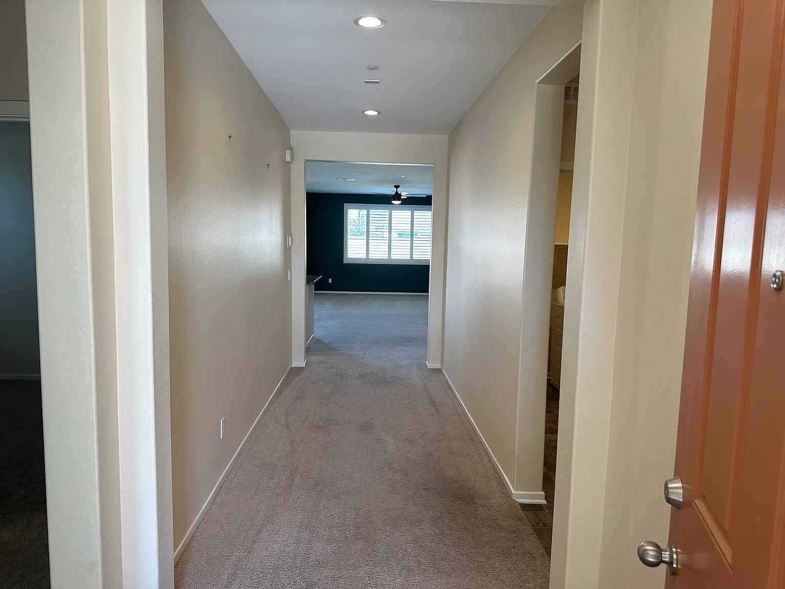 4 bed, 1955 sqft, $3,195 — Photo 4