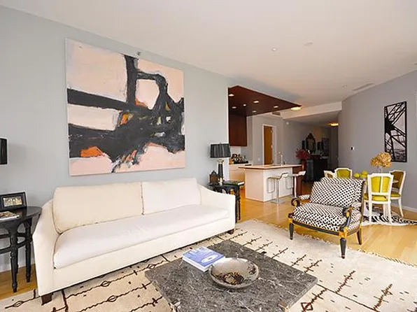 122 Greenwich Avenue image 1 of 8