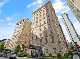 70 E Scott St APT 308, Chicago, IL 60610
