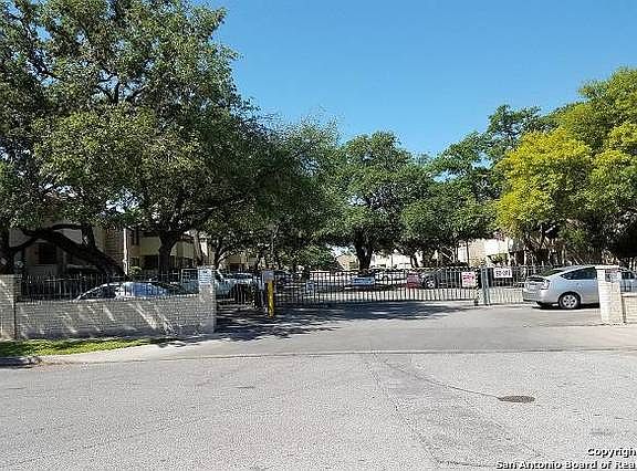 2nd image of 11843 Braesview APT 1913
