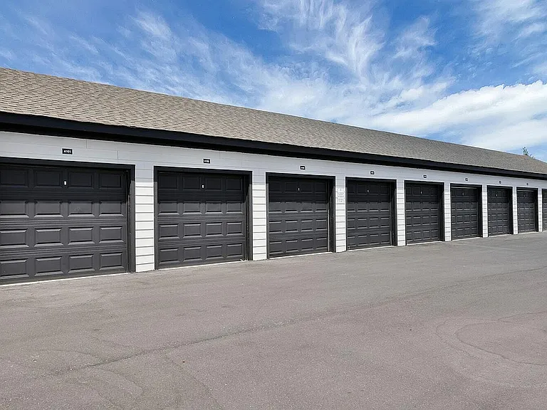 Pointe Grand Garages