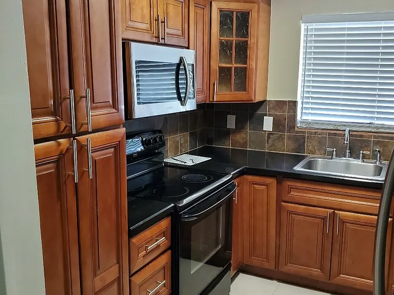 581 N University Dr — Photo 7
