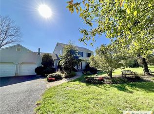 3 Crow Hill Ln, Freehold, NJ 07728