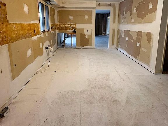 5th image of 3007 Suffolk Ln
