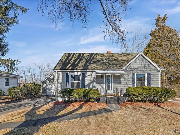 2nd image of 231 Parkway Dr