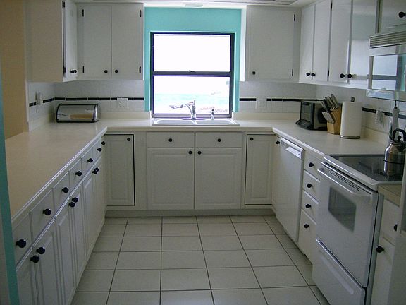 3rd image of 1420 SE 8th Ave