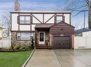 21812 Peck Ave, Hollis Hills, NY 11427