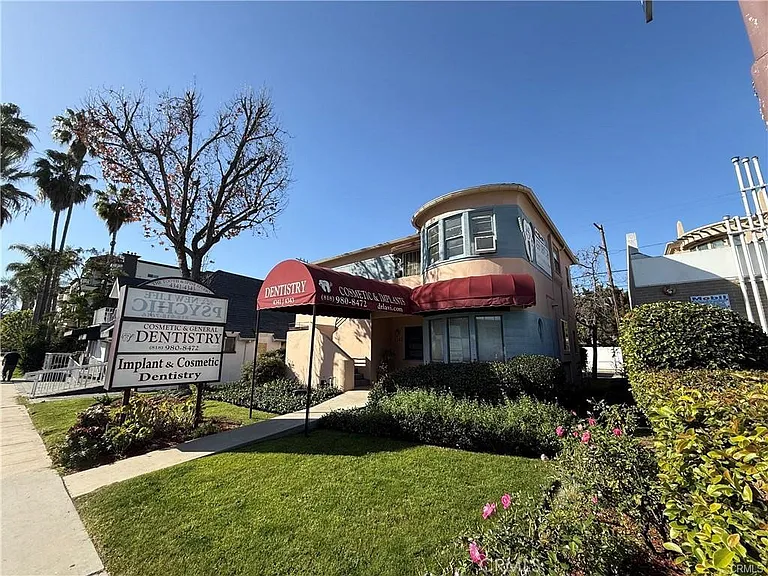 4343 Laurel Canyon Blvd — Photo 1