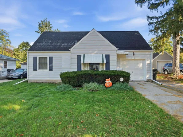 1942 Vahlen St, Madison, WI 53704