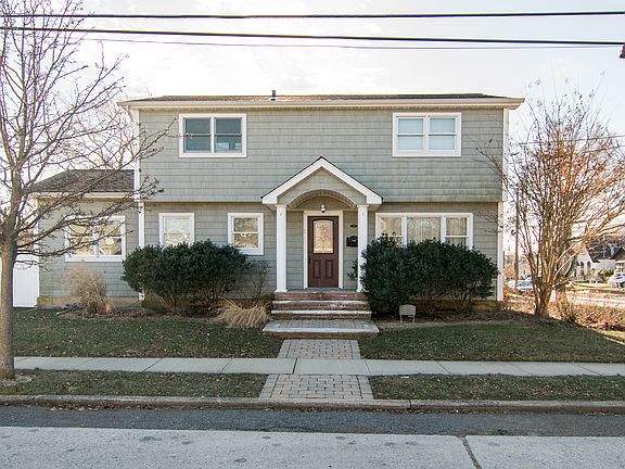 2nd image of 493 Sigmond St