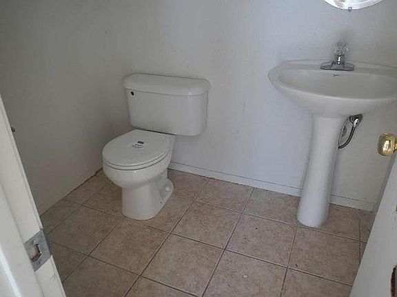 4th image of 8868 Billfish Way