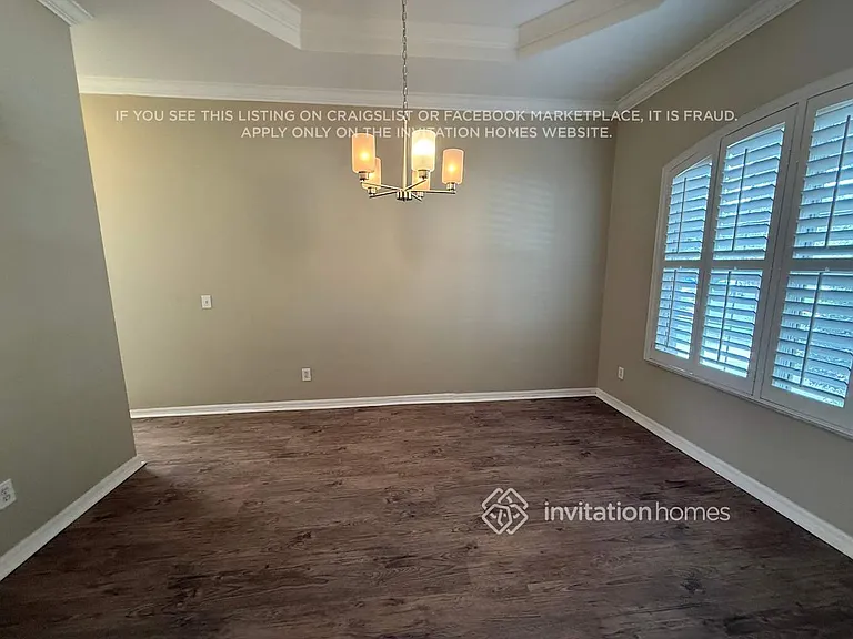 136 Lombard Cir — Photo 5