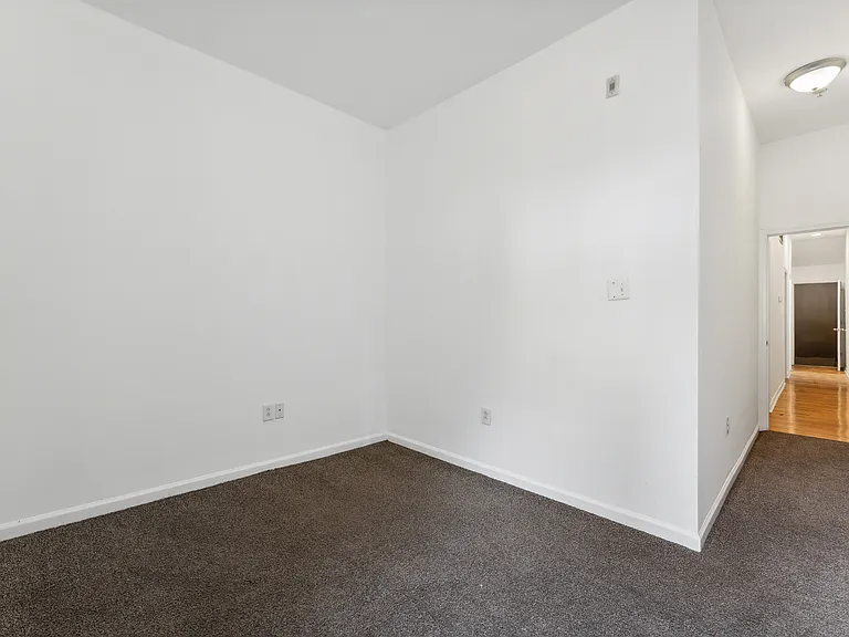 2252 N Park Ave #1 — Photo 13