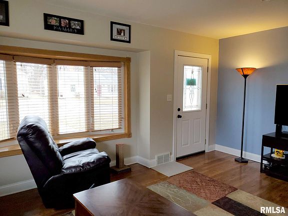 5th image of 27 Blackhawk Hills Dr
