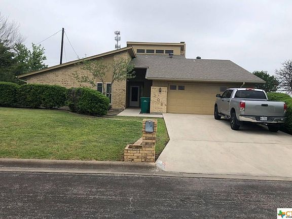 2nd image of 208 Redwood Cir