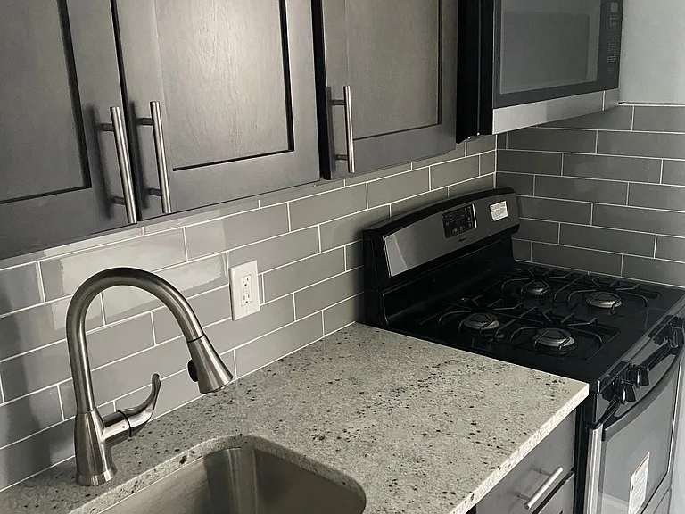 105 W 17th St #2F — Photo 5
