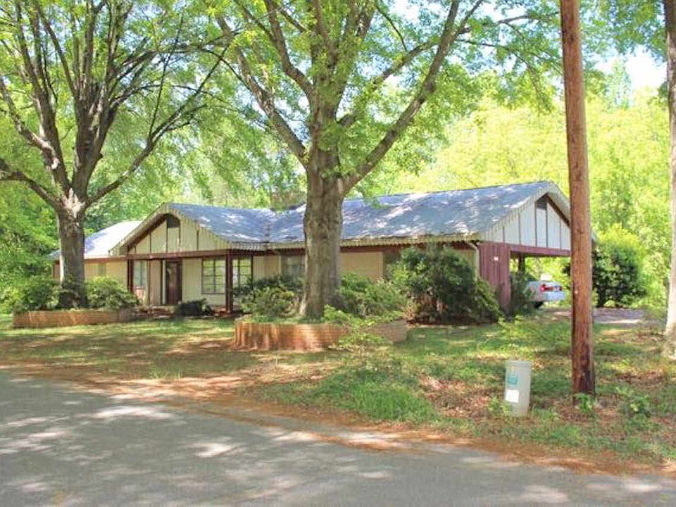 1st image of 138 Pinoak Dr