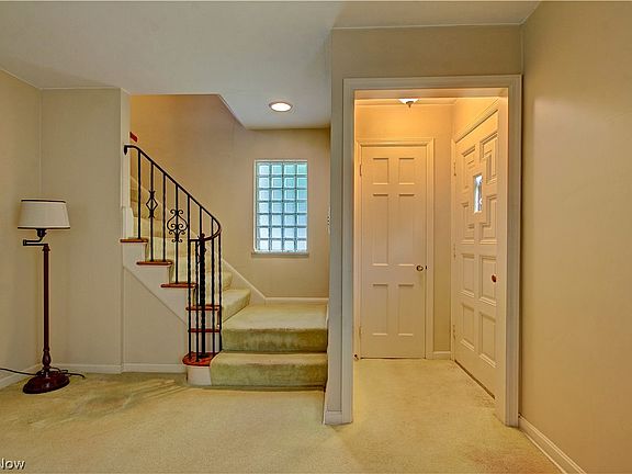 3rd image of 2758 Lakeview Ave