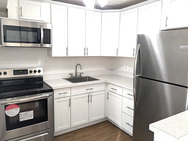 2035 W Granville Ave #511 — Photo 5